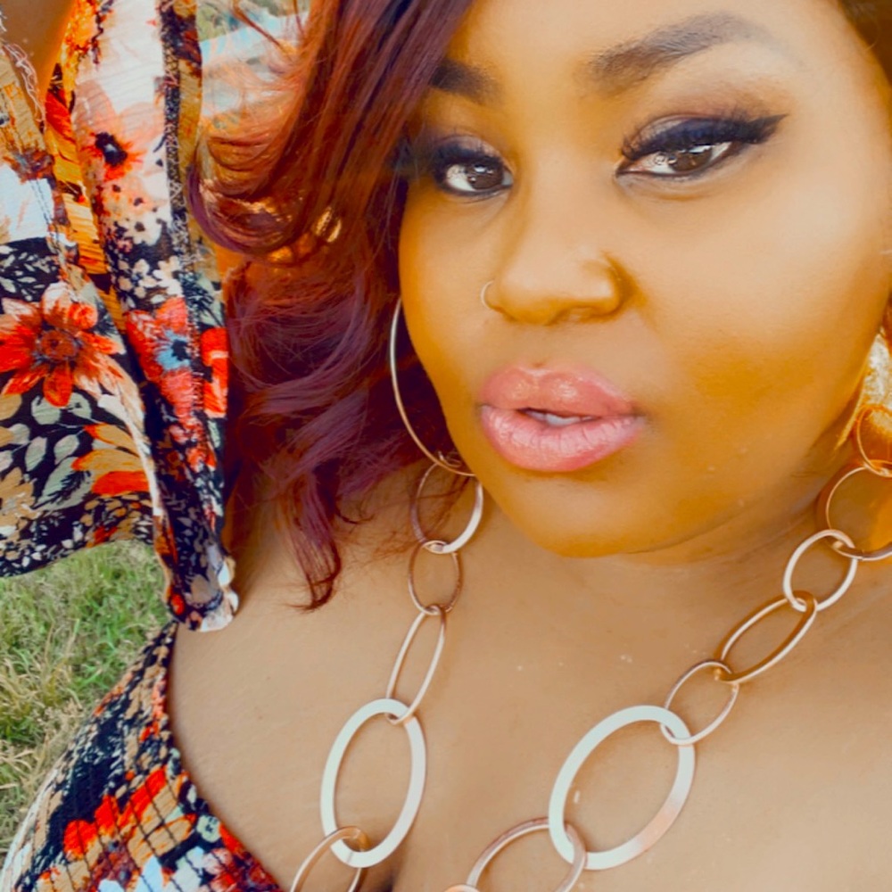 Meet your Posher, JoElla